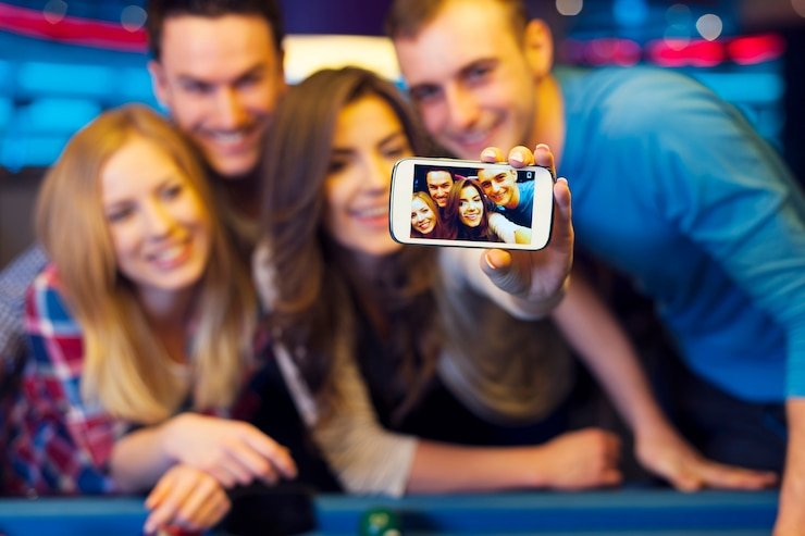 Proses instalasi aplikasi agen hoki di perangkat Android